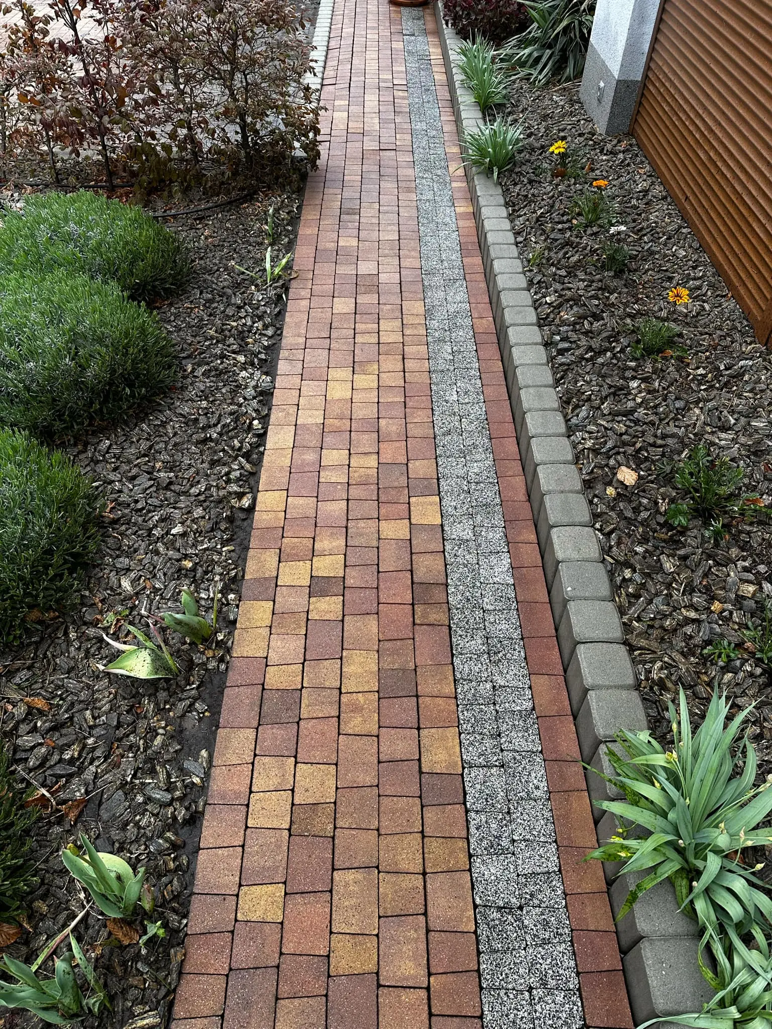 Po - Ścieżka ogrodowa